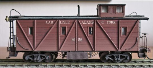 Ein erster Versuch mit einer halbwegs passenden Schrift, um den 08-15 Caboose meiner neuen Bahngesellschaft ''Carlisle, Adams & York'' zuzuordnen. Aber das ist noch die ''elektronische'' Variante.
