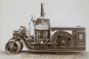Ein altes Foto dieses ''Iroquois steam rollers'', wie er wohl von 1900 bis möglicherweise in die 20er Jahre gebaut wurde. Quelle: The New York Public Library Digital Collections 