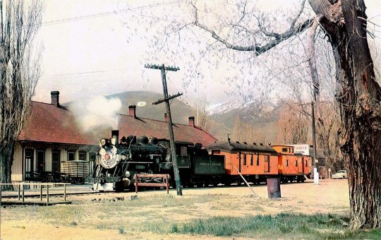 Ein glücklicher Fund, das Originalbild zu einer Postkarte mit einem der letzten Züge der Virginia & Truckee RR. Sollte das nicht die Anregung sein, meinen V&T-Zug endlich zu Ende zu bringen? - Courtesy Steven Ewald 